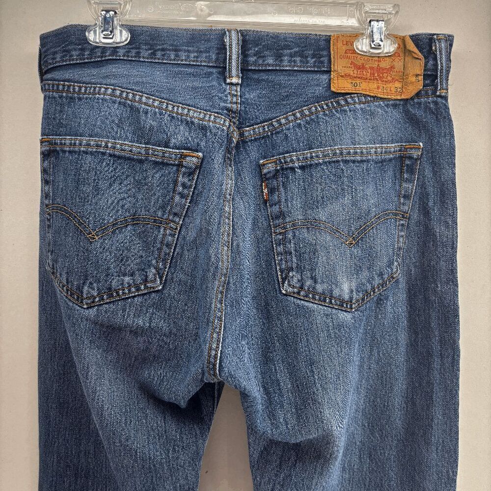 Levis Jeans Mens 34x32 (Fits 32x31) Blue 501 Straight Button Fly American Denim